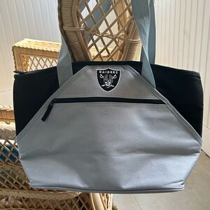 Las Vegas Raiders Black Gray Cooler Bag w/Extra Storage Zipper Pockets LIKE NEW
